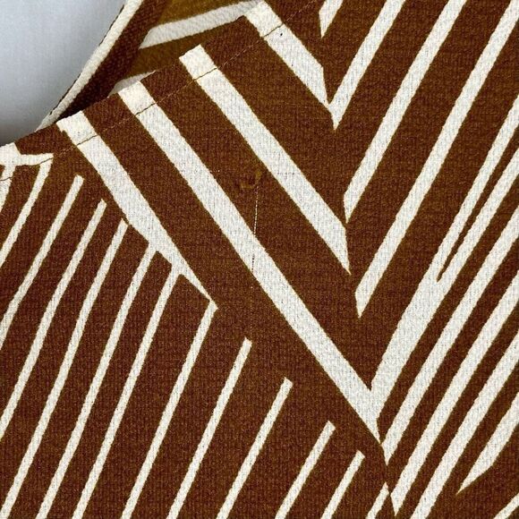 NWT Yak & Yeti Geometric Halter Tank Top Small - Picture 3 of 9